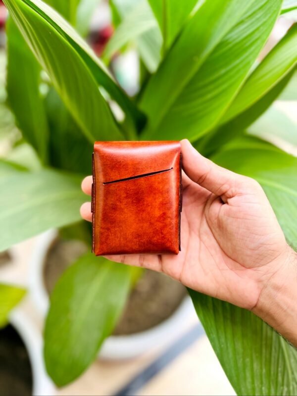 HP Caddy smart leather wallet back
